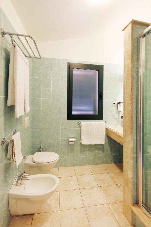 Hotel Baia Aranzos Pittulongu エクステリア 写真