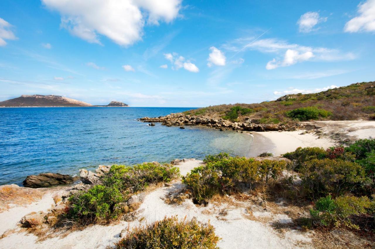Hotel Baia Aranzos Pittulongu エクステリア 写真