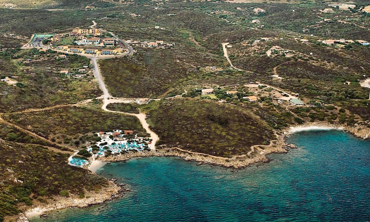 Hotel Baia Aranzos Pittulongu エクステリア 写真